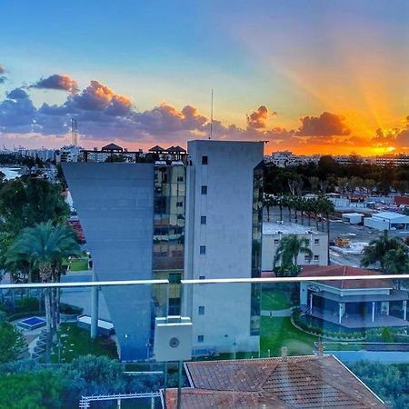 The White Pearl Suite - Beach Front City Centre With Sea View. Limassol Exterior foto